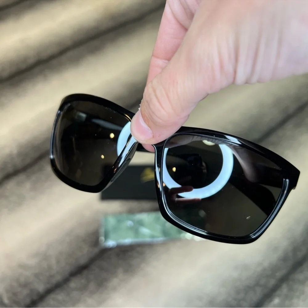 Maui Jim Makoa Polarized Wrap Gloss Black Sunglasses